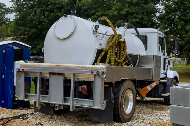 Portable Toilet Options We Offer in Oakland, NJ