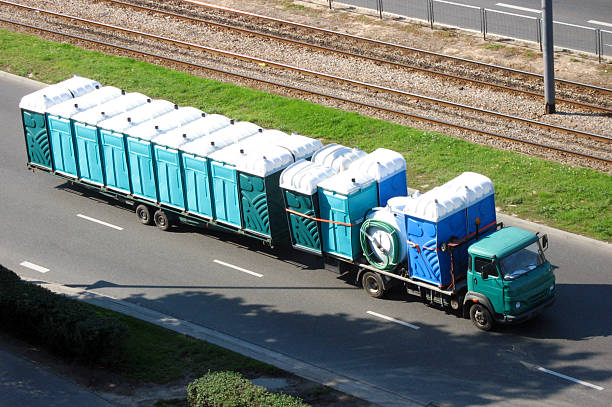 Porta potty delivery and setup in Oakland, NJ